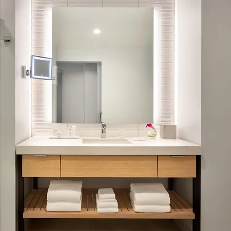 The Viv Hotel, Anaheim, A Tribute Portfolio Hotel Extérieur photo Bathroom vanity